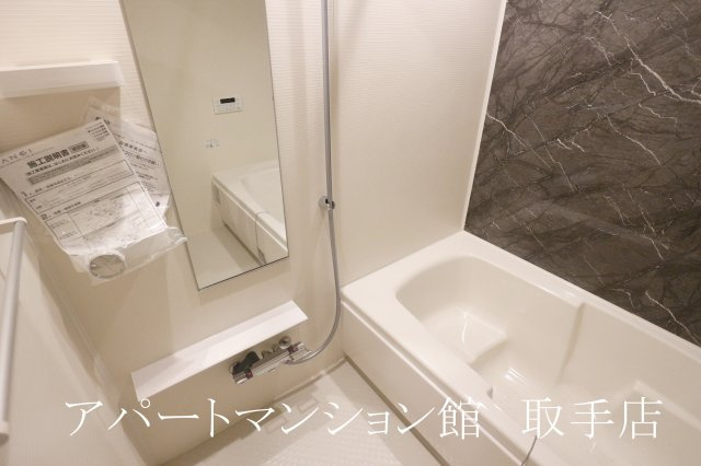 アザレアTⅠの浴室