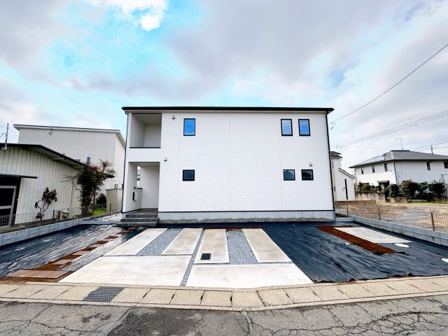 太田市鳥山上町２期　新築住宅 １号棟の駐車場