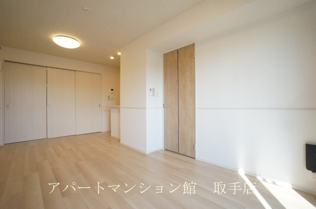 アザレアTⅡの居間・リビング