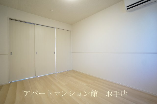 アザレアTⅡの居間・リビング