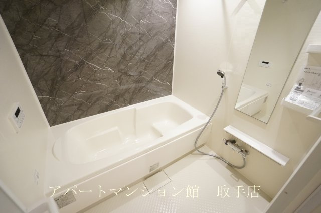 アザレアTⅡの浴室
