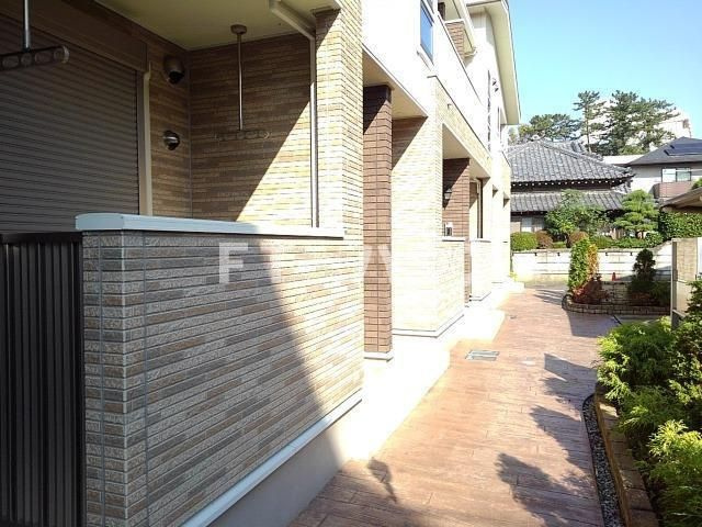 ニューアルカンシェルのエントランス|エントランス