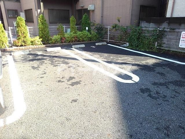 ニューアルカンシェルの駐車場|駐車場