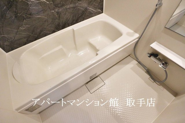 アザレアTⅢの浴室