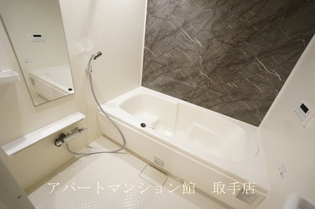 アザレアTⅢの浴室