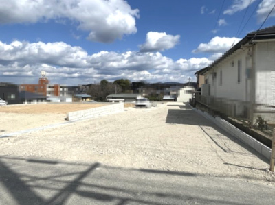 【前面道路含む現地写真】 | 豊田市平山町5丁目土地B区画 | 区画内通路②