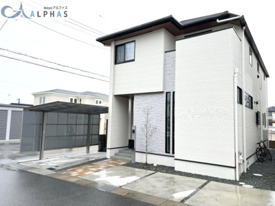 【外観】 | 明石市大久保町茜二丁目　築浅一戸建て | 区画整理地内の閑静な住宅街にある築浅一戸建て♪前面道路も広々とした角地で陽当たり通風良好！！駐車もしやすいです♪