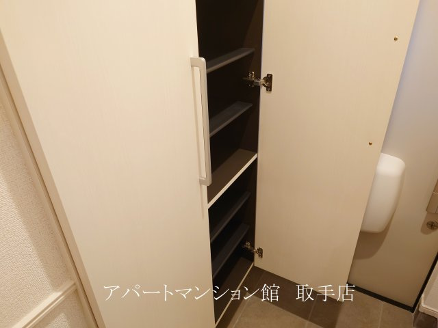 モデルノⅡの玄関