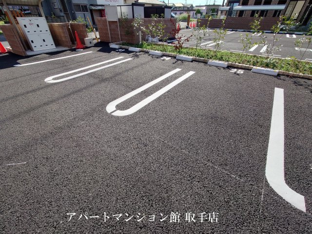 モデルノⅣの駐車場