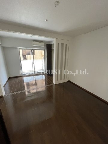 松ヶ枝町プライマリーワンの居間・リビング|リビングです