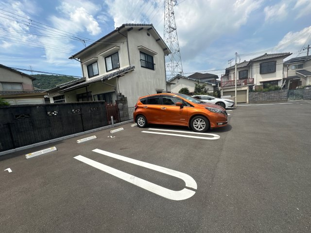 プランドール　シャトーの駐車場