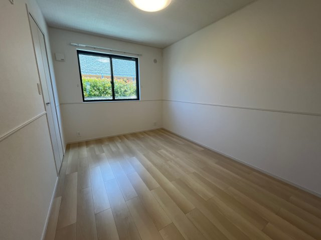 フローリッシュ・メゾン上野田１の子供部屋