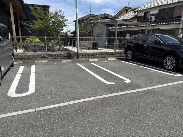 ブルーマウンテンⅠの駐車場