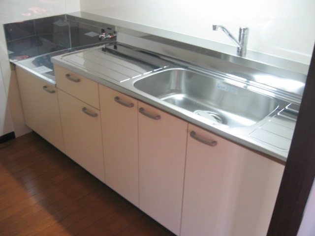 QM壱番館のキッチン|キッチンでお料理をお楽しみください※同タイプのお部屋になります。