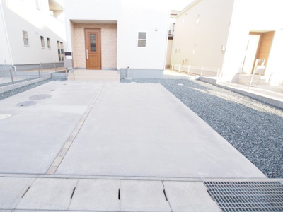 【駐車場】 | Livele Garden.S　保原町旭町　2号棟 | 並列駐車可能です◎