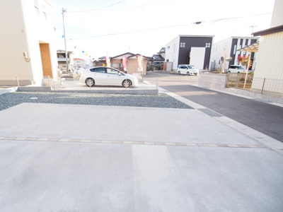 【駐車場】 | Livele Garden.S　保原町旭町　2号棟 | 車での移動に便利です♪