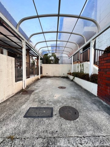 南平台5丁目戸建　賃貸の駐車場