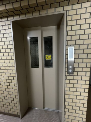 【その他共用部分】 | ノルデンハイム上新庄Ⅱ | エレベーターがあります