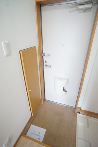 船橋市前原西２丁目のアパートの玄関