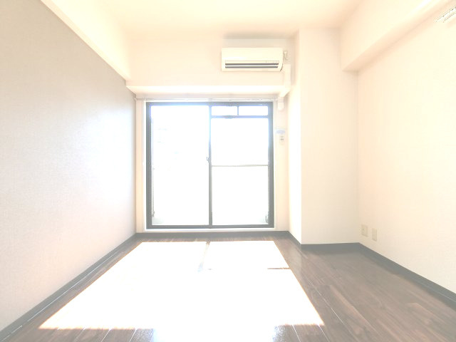 プランドールマサキの居間・リビング|同物件別部屋