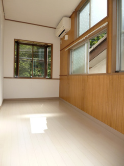 【洋室】 | 毛呂山町一棟アパート | 202号室 洋室約4.3帖。