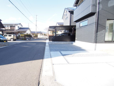 【駐車場】 | priSUMA　瀬上町1期　4号棟 | お休みの日は、家族でお出かけしてみては♪