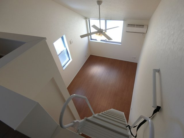 モンステラ子母口の洋室