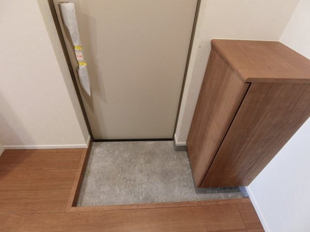 モンステラ子母口の玄関