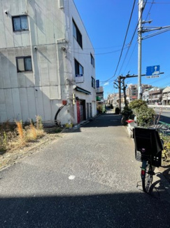 【前面道路含む現地写真】