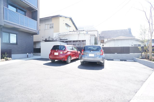 熊本市中央区帯山８丁目のアパートの駐車場