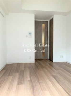 【居間・リビング】 | メインステージ京町堀 | 木目調のフローリングがオシャレなお部屋です♪