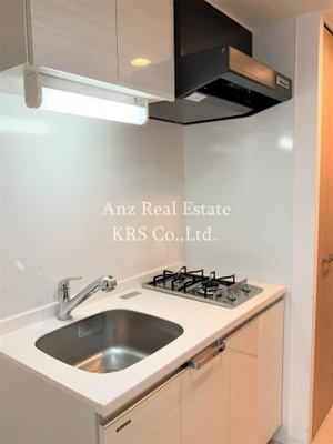 【キッチン】 | メインステージ京町堀 | きれいなキッチン！上部に棚があって便利！