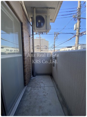 【バルコニー】 | シャルマンフジ阿波座ウエスト | バルコニーは横長の長方形です♪物干し竿付き！