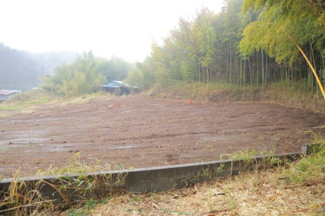 【外観】 | 人が暮らすうえで日光は大切な要素となります。日当たりの良さは譲れないポイントですね。併せて近くに大きな建築物の建築予定がないか、あるいはそれが可能な土地が近くにないか事前に確認することもお勧めします。