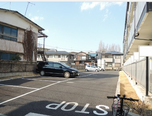 レオパレスＦｕｋａｓｉｏｎ五香の駐車場