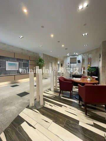 ブラウ上町台のロビー