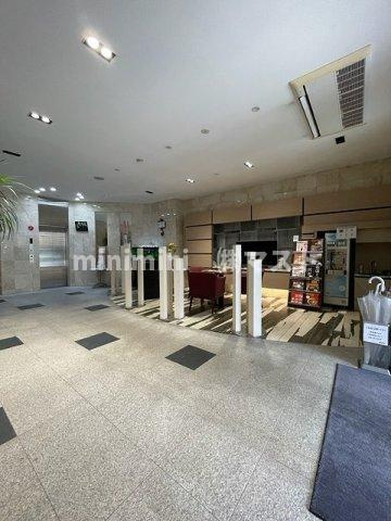 ブラウ上町台のロビー