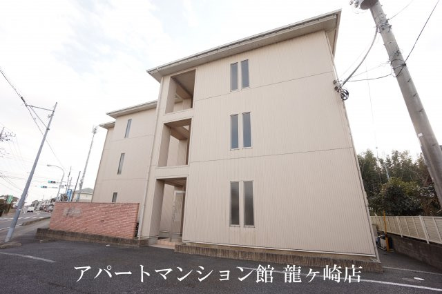 グランディ若柴の外観