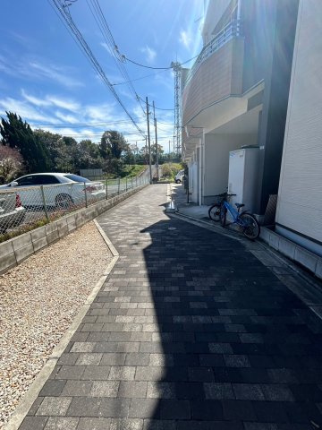 ラカーサ一津屋の周辺