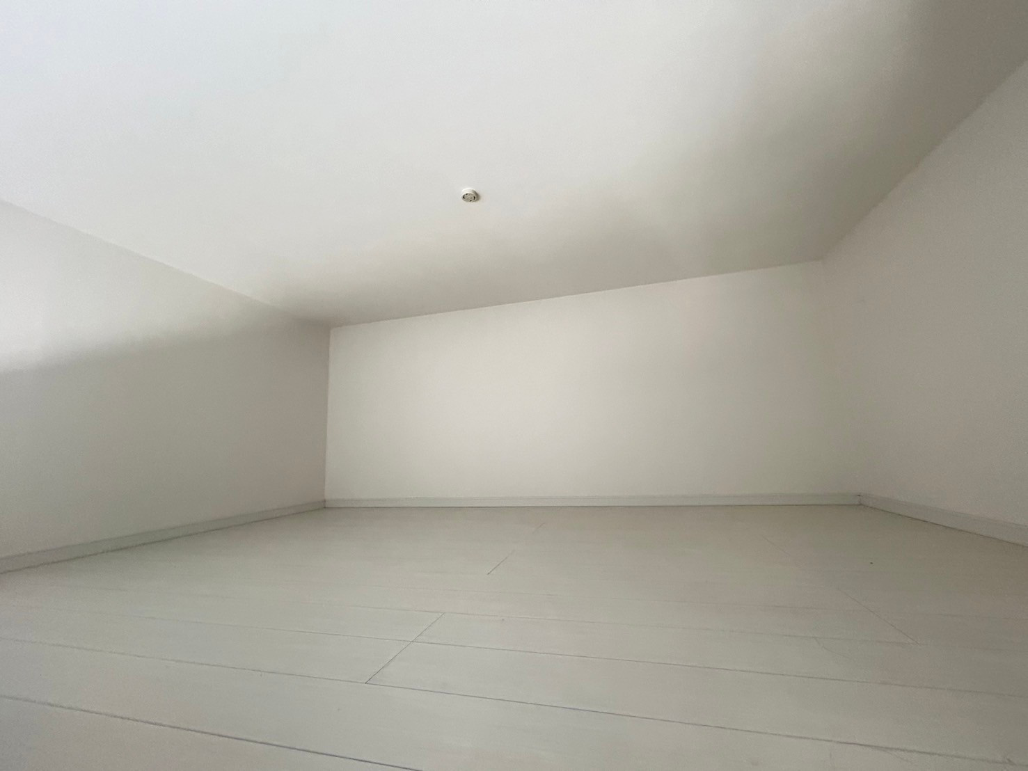 ラカーサ一津屋の内装