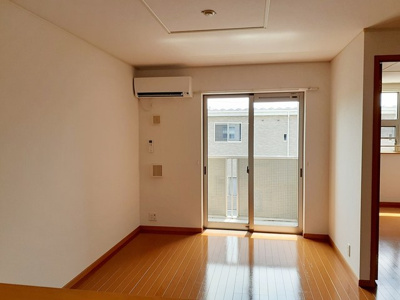 【居間・リビング】 | リバーサイド平塚B