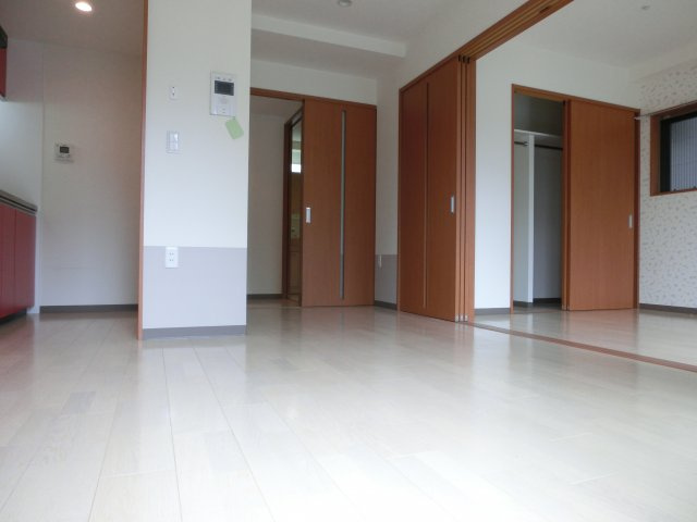 SunSunなんば弐番館の居間・リビング