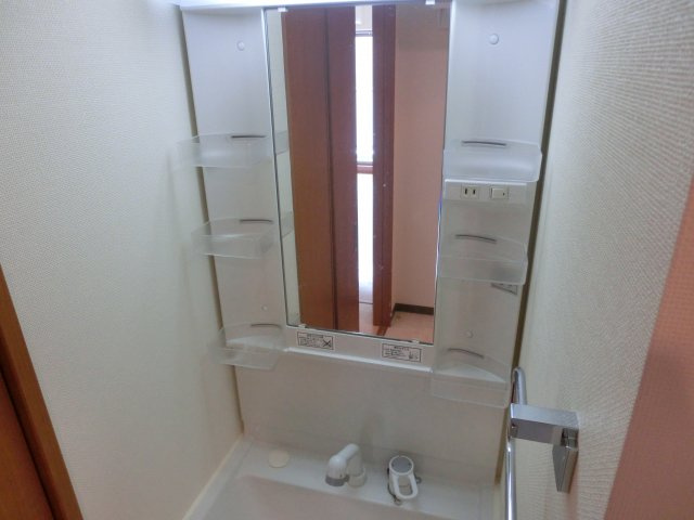 SunSunなんば弐番館の独立洗面台