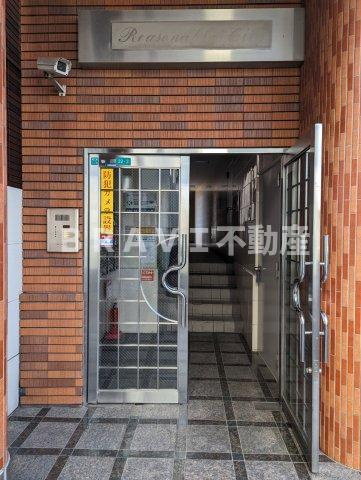 リーゾナブルシティ BRAVI不動産のエントランス