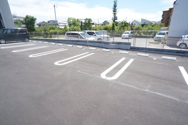 ミツボシヤマモトビレッジの駐車場