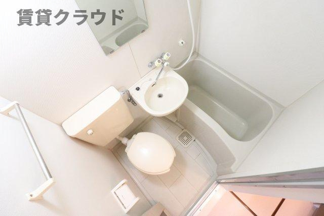 東亜ハーモニー蘇我の浴室|バストイレ一緒なのでお掃除も簡単です！