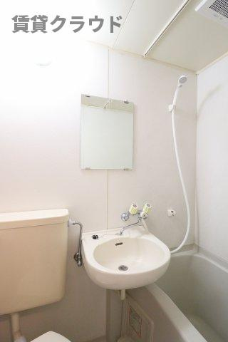 東亜ハーモニー蘇我の浴室|シンプルで使いやすい洗面台！