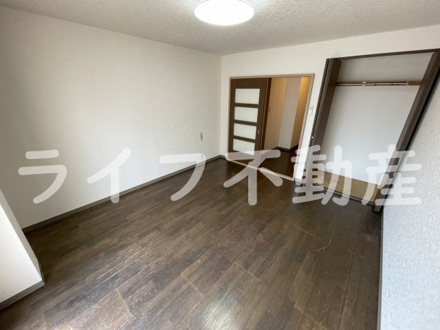 アペックスハイツ・ユニの寝室|開放的な寝室です