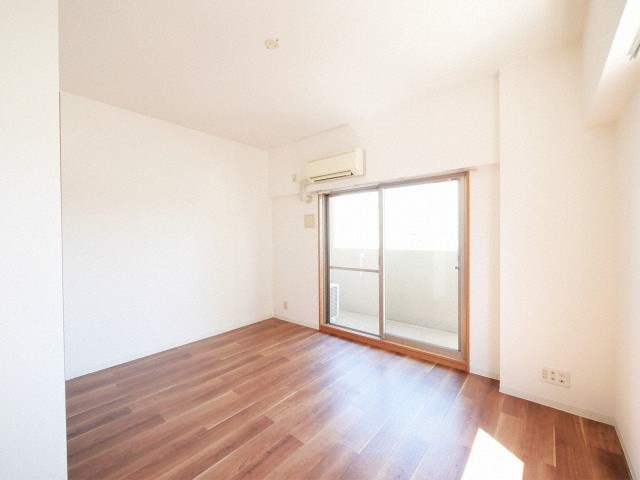 タウンコート幸町の洋室