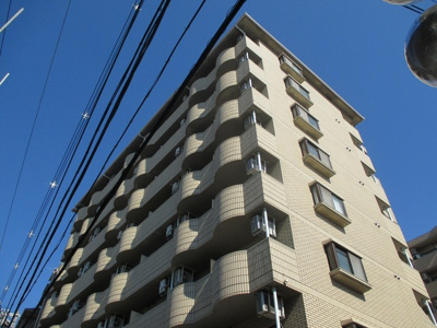 【外観】 | ノルデンハイム淡路 | シックなタイル張りの外観です